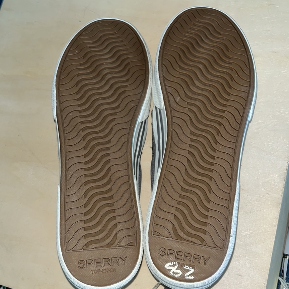 Top Sperry gray & white slip on shoes size womens 8.5 NWOT - Picture 5 of 7